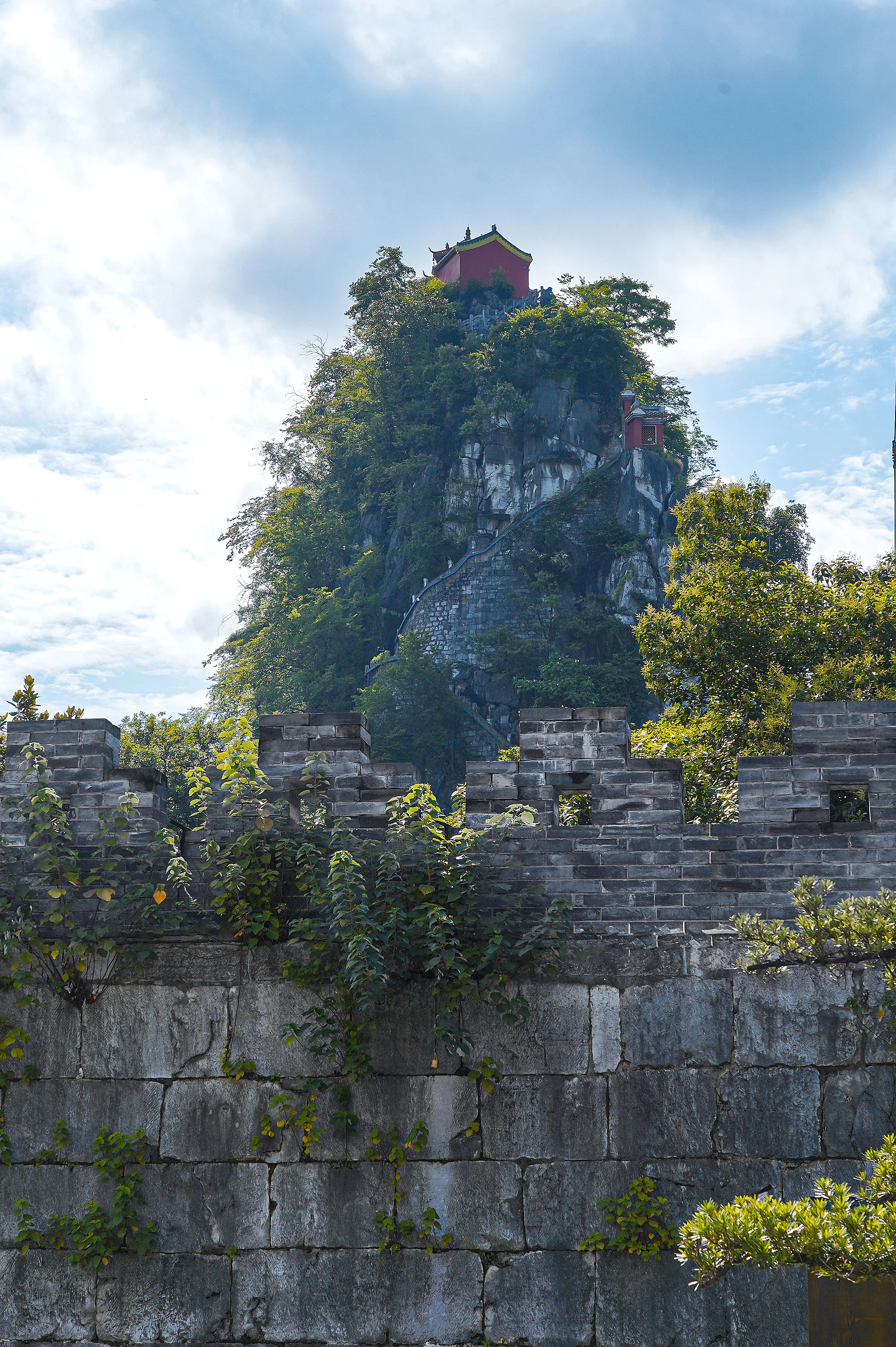 独秀峰